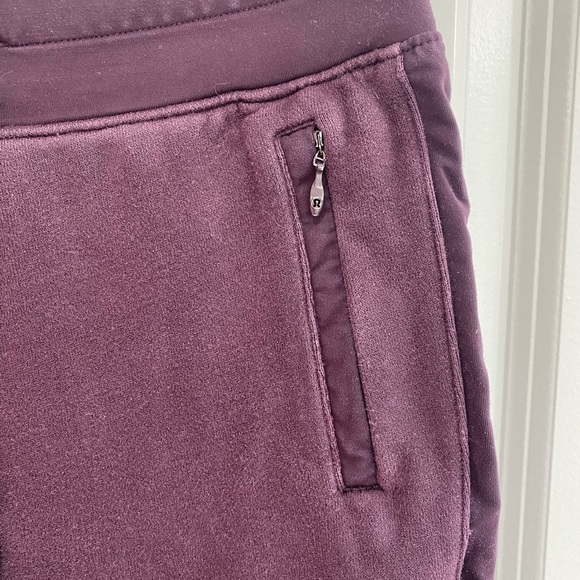 Lululemon Scuba High Rise French Terry Jogger - Picture 3 of 4